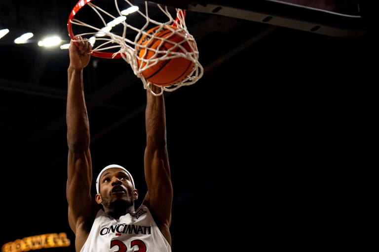 Cincinnati Bearcats Sophomore Dan Skillings Jr. Hints At Staying One 