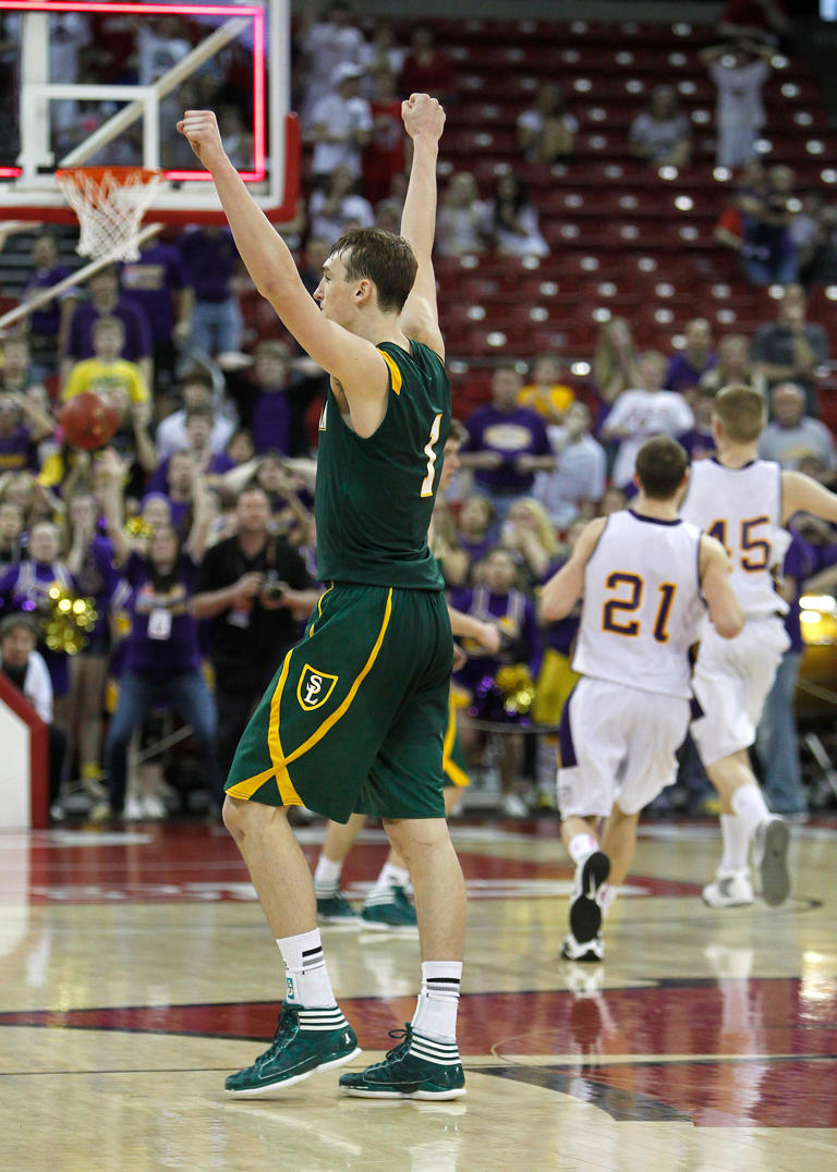 Live WIAA girls basketball state tournament updates from Green Bay's