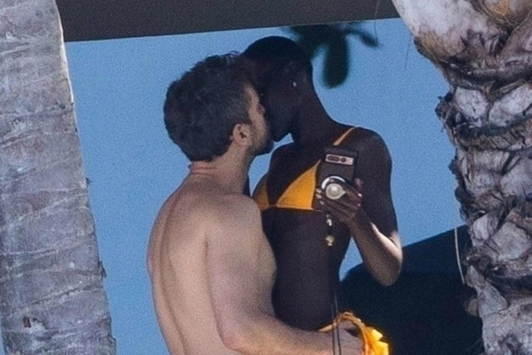 Joshua Jackson Lupita Nyongo Heiße Küsse Am Strand Von Mexiko