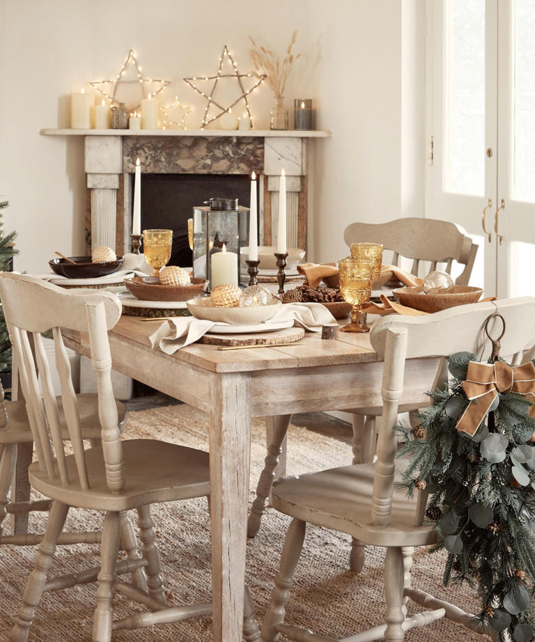 7 Farmhouse Dining Room Ideas That Will Bring Rustic Charm To Your Space