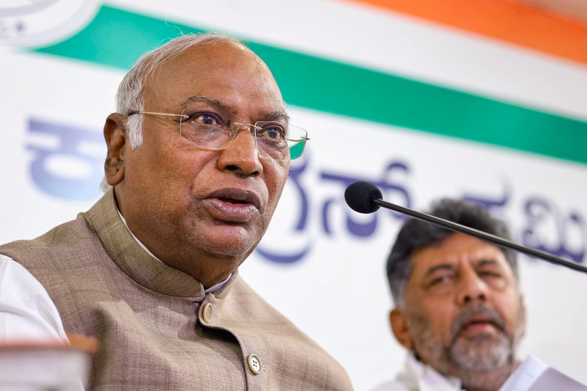 'at least come for my funeral...,' cong chief kharge's emotional pitch at rally on home turf