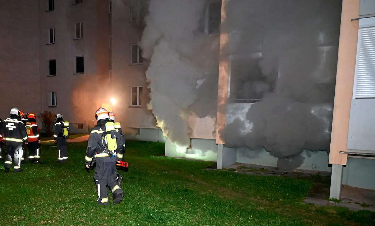 Polizei Ermittelt Wegen Brandstiftung Nach Feuer In Wiener Hochhaus