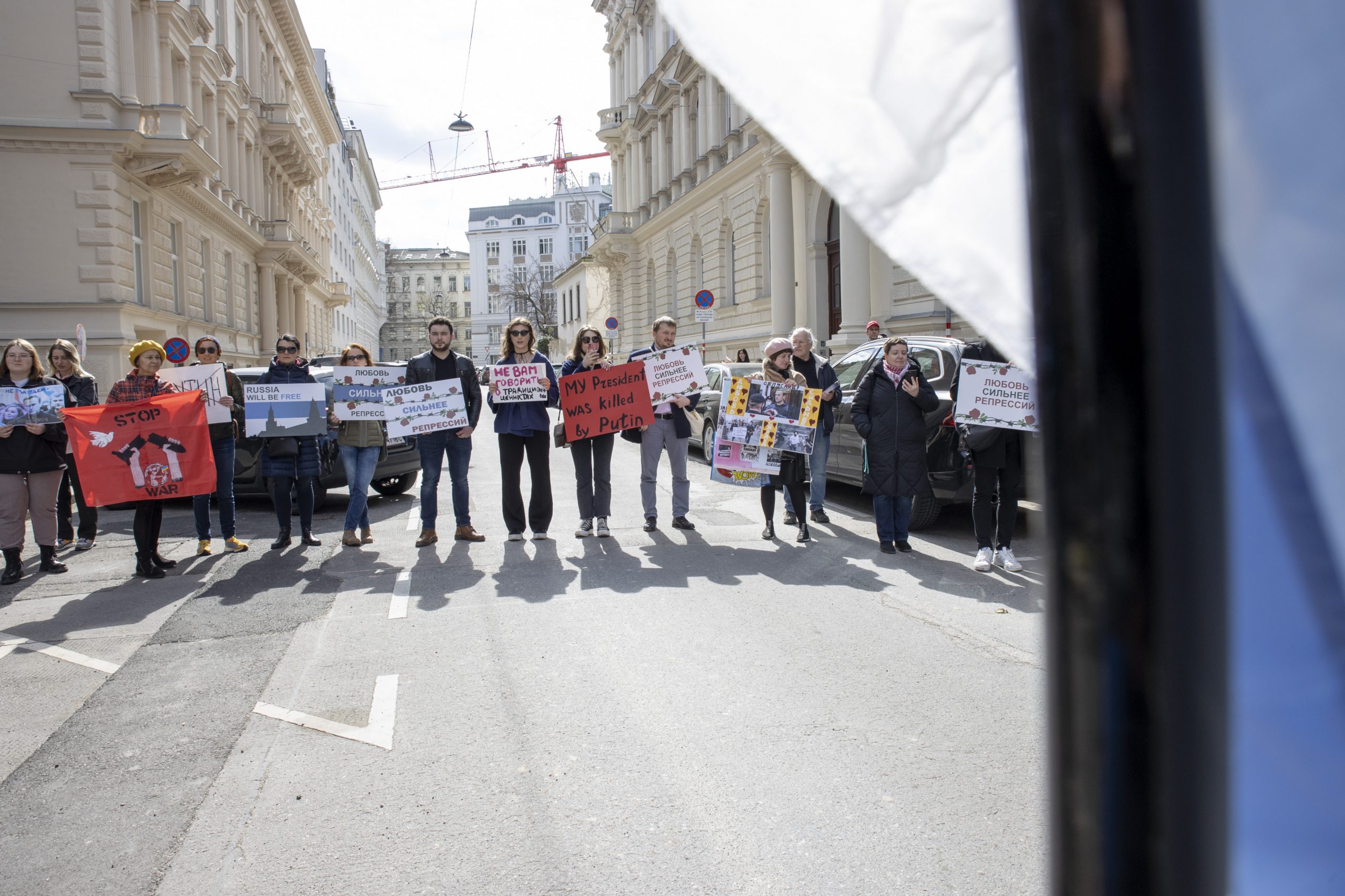 russische wahlen in wien: stiller und lauter protest