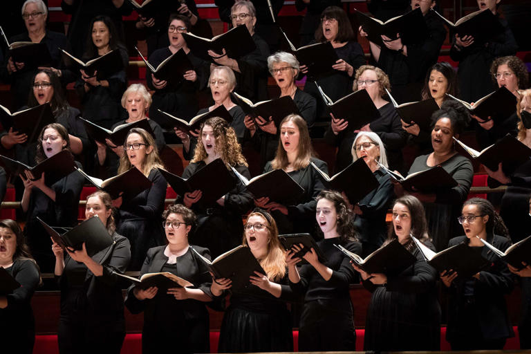 The Mendelssohn Chorus of Philadelphia performing with the Philadelphia Orchestra in Verizon Hall Friday.