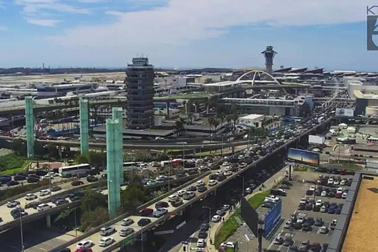 Construction delays bring heavy traffic congestion at LAX