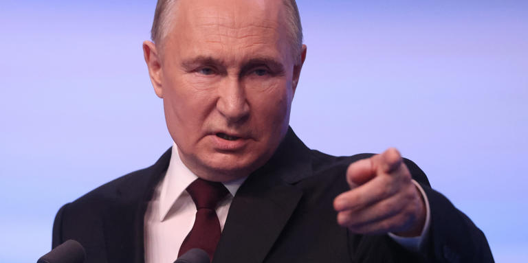 Wladimir Putin während einer Pressekonferenz in seinem Wahlkampfhauptquartier in Moskau, nachdem er die Präsidentschaftswahlen vom 15. bis 17. März 2024 klar für sich entschieden hat. (Foto: Contributor/Getty Images) Getty Images