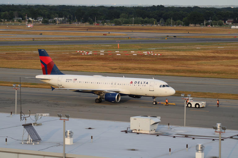 Boarding, Baggage & More: A Brief Guide To Delta Air Lines' Military Travel Benefits