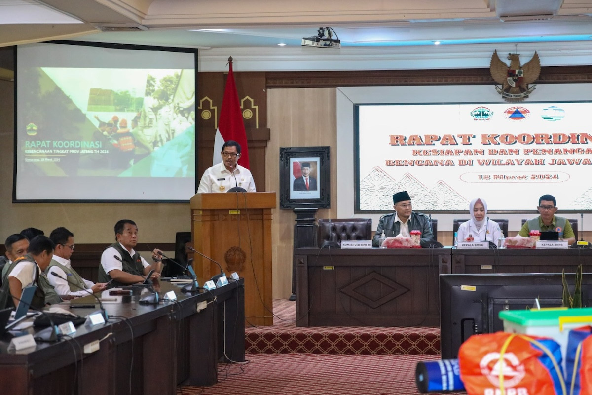 9 Daerah Di Jateng Berstatus Tanggap Darurat Bencana, Nana Sudjana ...