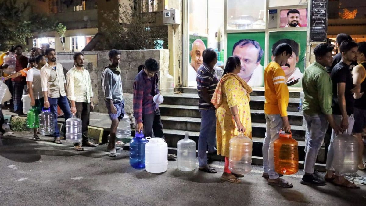 bengaluru water shortage forces hospitals to pay rs 35,000 daily; employees skip work to fill buckets