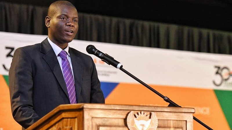 lamola mulling siu request to amend the scope of probe into fake degrees at the university of fort hare