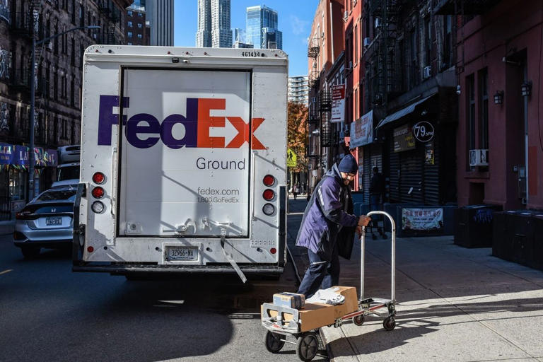 FedEx and Amazon Discussed Partnership as Competition for Returning ...