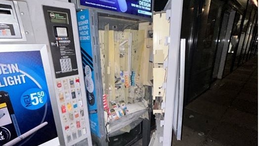 bande sprengt mehrere tschick-automaten in wien
