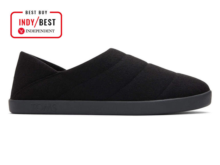 10 best men’s slippers that are comfortable and stylish