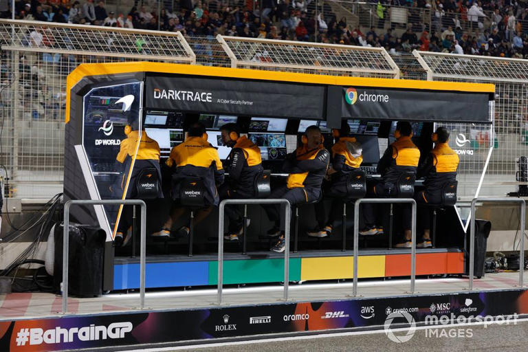 Everything you need to know about the pitwall in F1 - who sits there ...