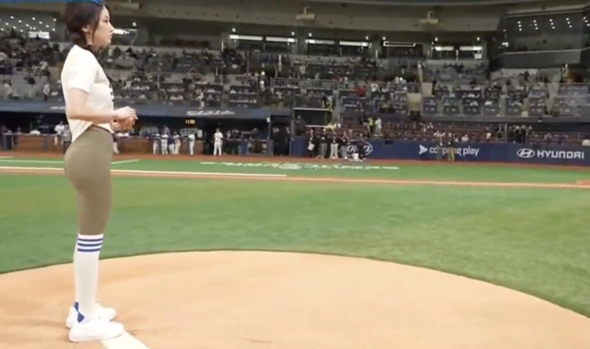 Video First Pitch At Dodgers Game In South Korea Goes Viral