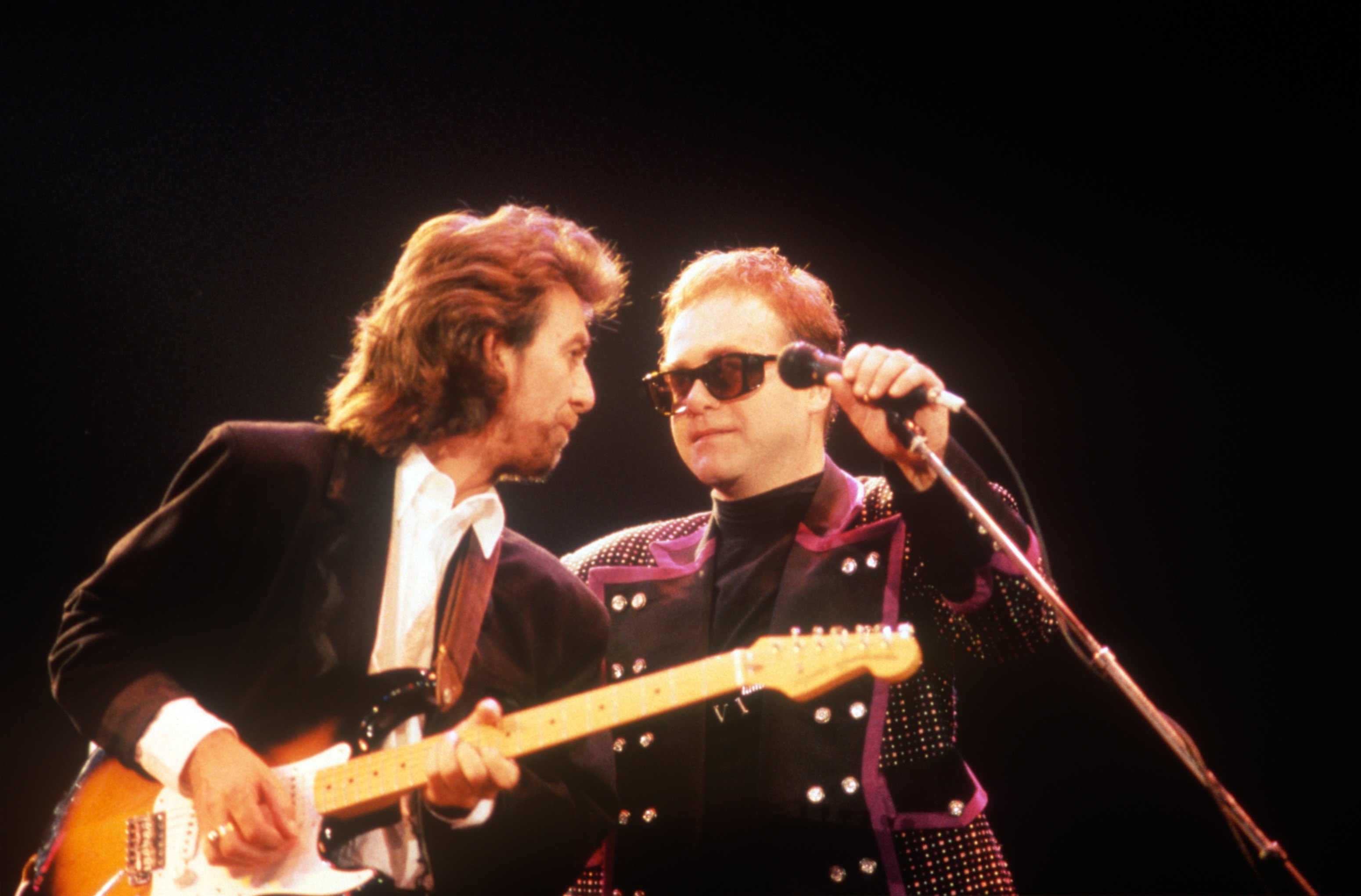 George Harrison riet Elton John: „Hör auf dir dieses Marschpulver in ...