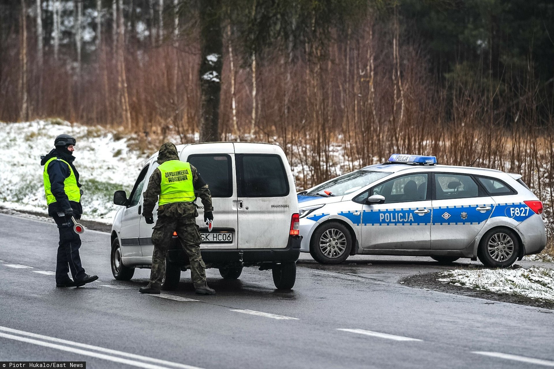 Tajemniczy Gest Policjantów Podczas Kontroli. O Co Chodzi?