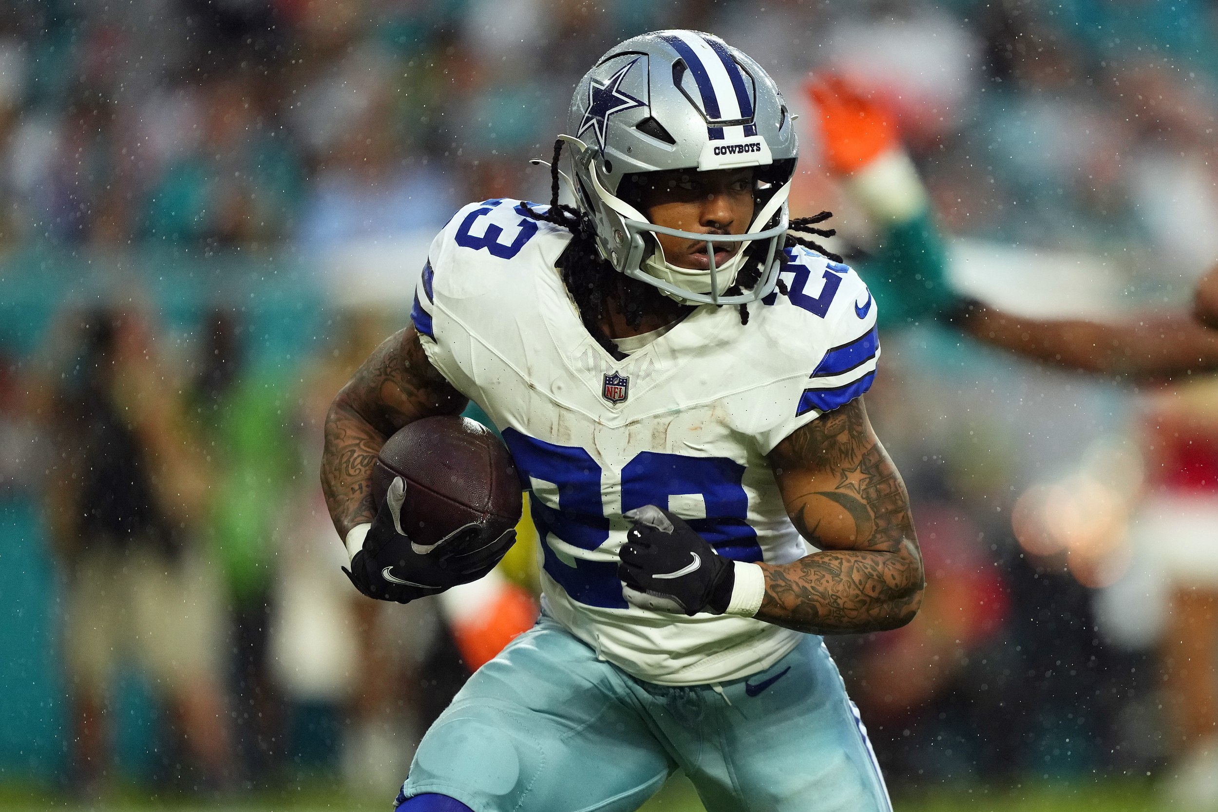 Dallas Cowboys Bring Back Familiar Running Back For 2024 Season