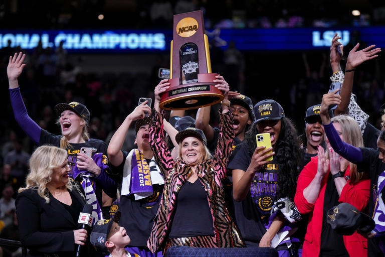Will Iowa women win March Madness 2024? See which celebrity NCAA