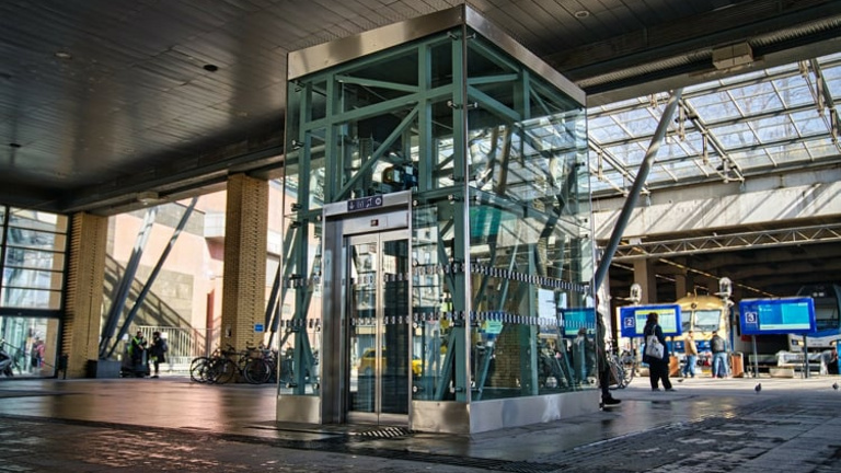 elkészült az új lift a nyugati pályaudvaron