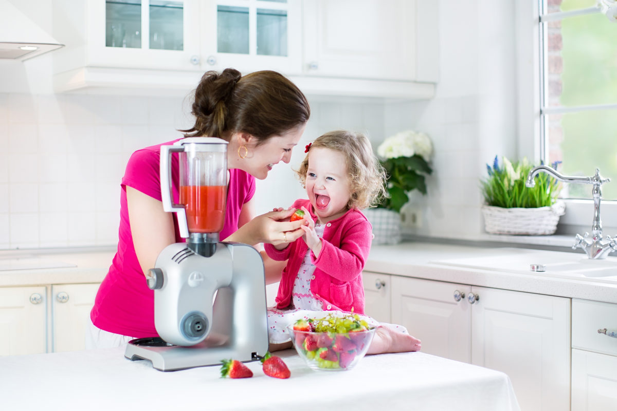 Easy Smoothie Recipes You and Your Kid Will LOVE