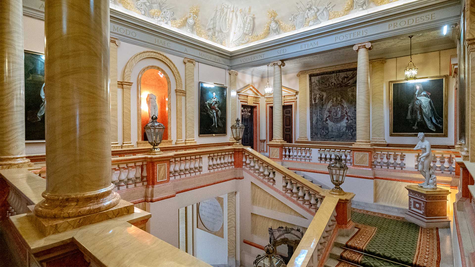 3 παλάτια στην ισπανία που αξίζει να επισκεφθείτε