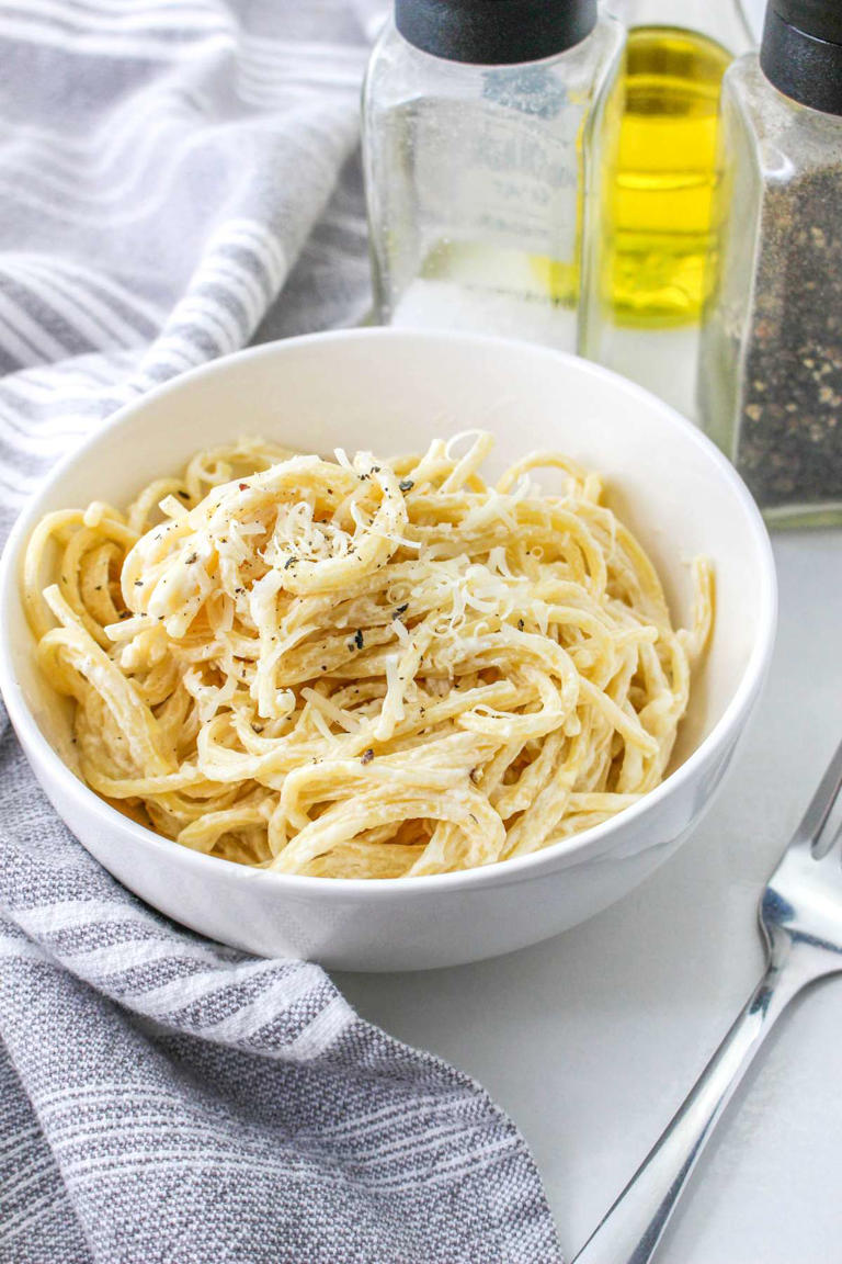 Easy Creamy Cream Cheese Pasta Recipe