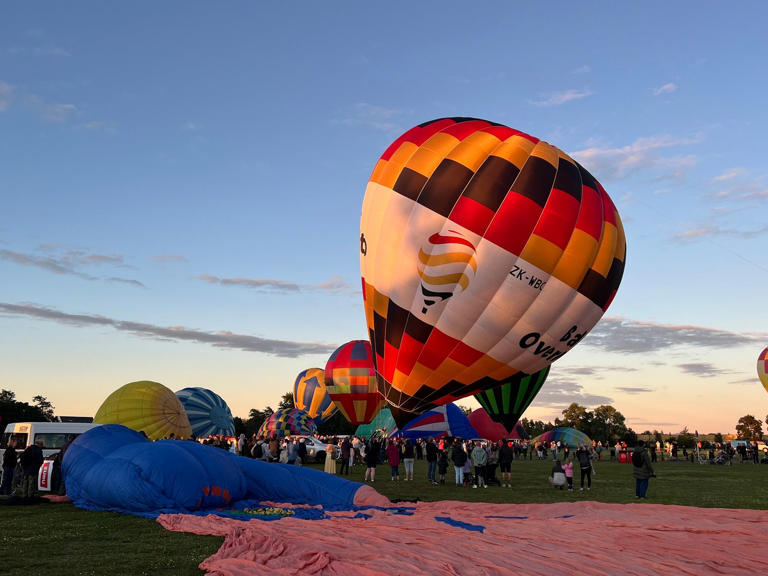 Balloons over Waikato 2024 Hamilton Lake packed with visitors on first