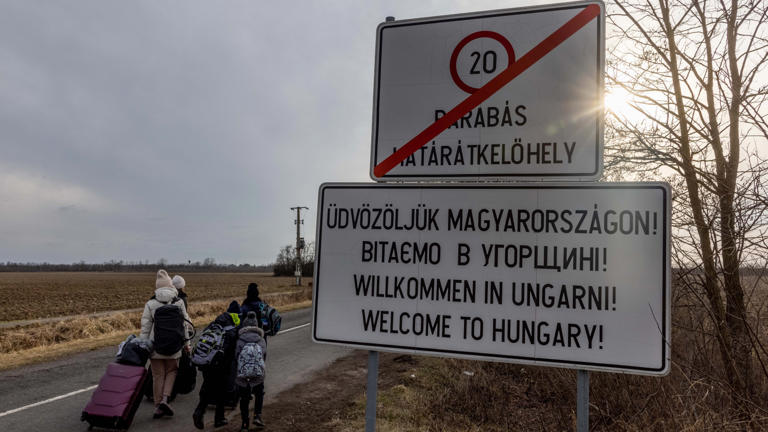 Csak a kötelező minimumot nyújtja az állam az ukrajnai menekülteknek, így felértékelődik a civil és a nemzetközi szervezetek szerepe