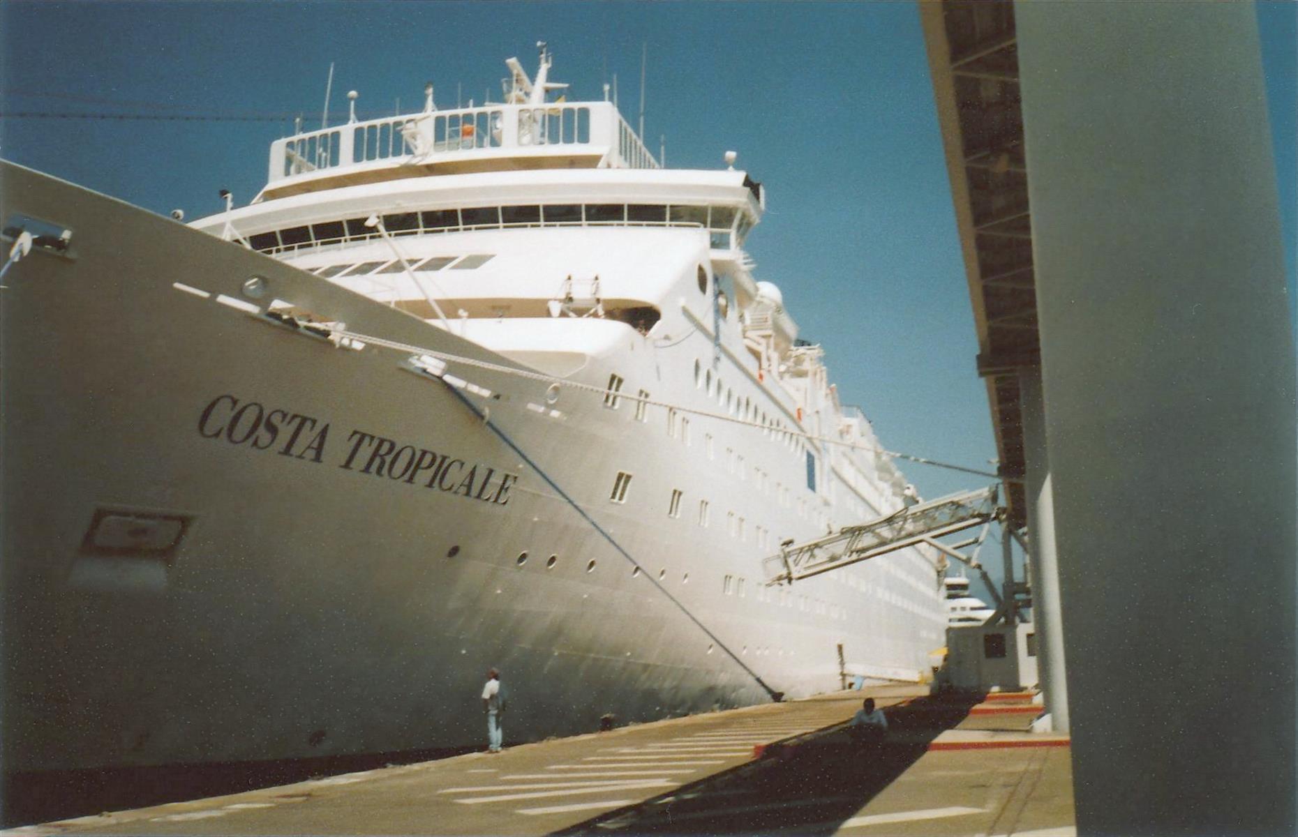 <p>Die „Ocean Dream“ absolvierte 1982 als MS „Tropicale“ ihre Jungfernfahrt bei Carnival. Mit ihrem geflügelten Trichter und dem Interieur von Joe Farcus war sie das „Testschiff“ für die spätere Flotte von Carnival. Im Jahr 2000 ging sie an Costa Cruises und fuhr unter dem Namen „Costa Tropicale“.</p>