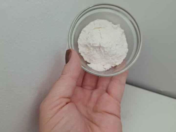 diy trap with boric acid and flour