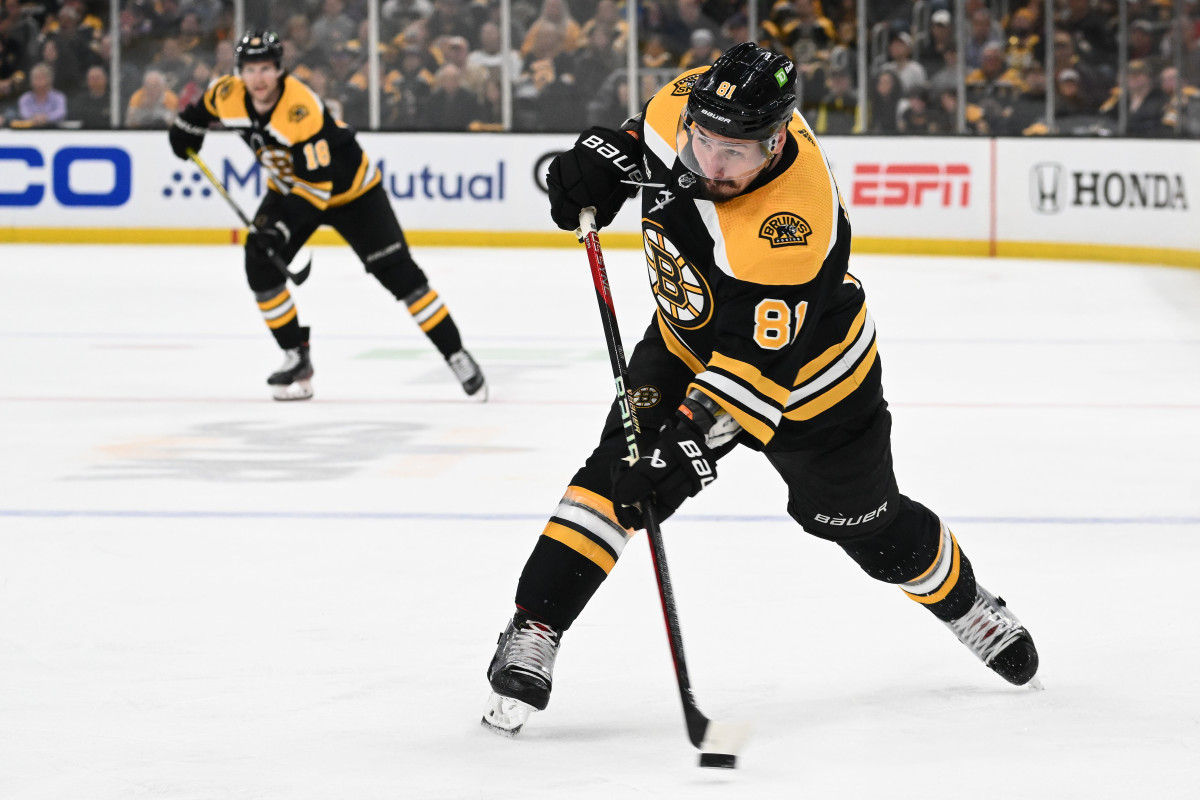 ex-bruins star on fire for hurricanes