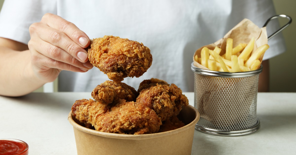 <p> Kick n’ Chicken serves simple, really good fried chicken. They never use frozen chicken, which is unique for a quick service destination. </p> <p> Be warned — it takes more than a few minutes, but it's well worth it. </p>