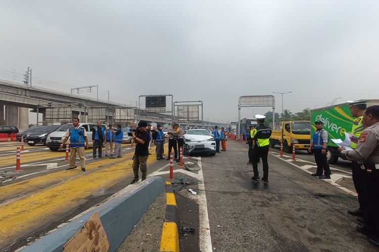 tujuh kendaraan kecelakaan beruntun di gerbang tol halim, ini penyebabnya