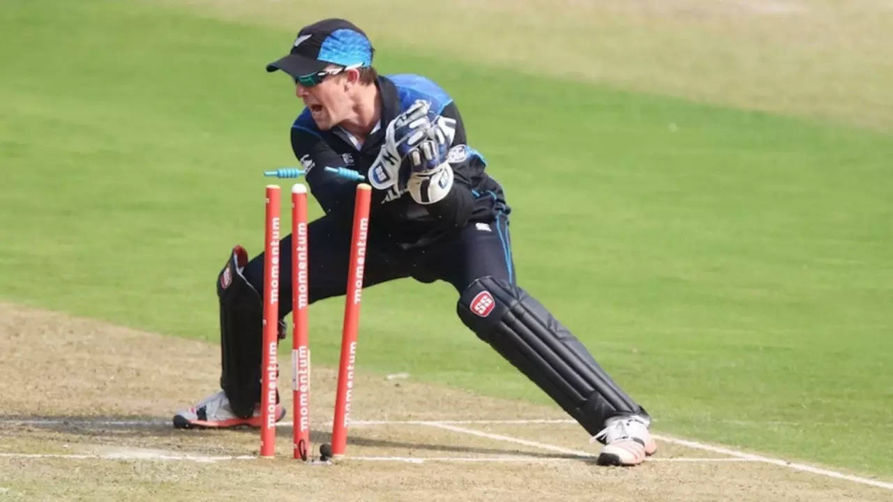 PCB Looking To Appoint Luke Ronchi As Pakistan Head Coach With 'No High ...