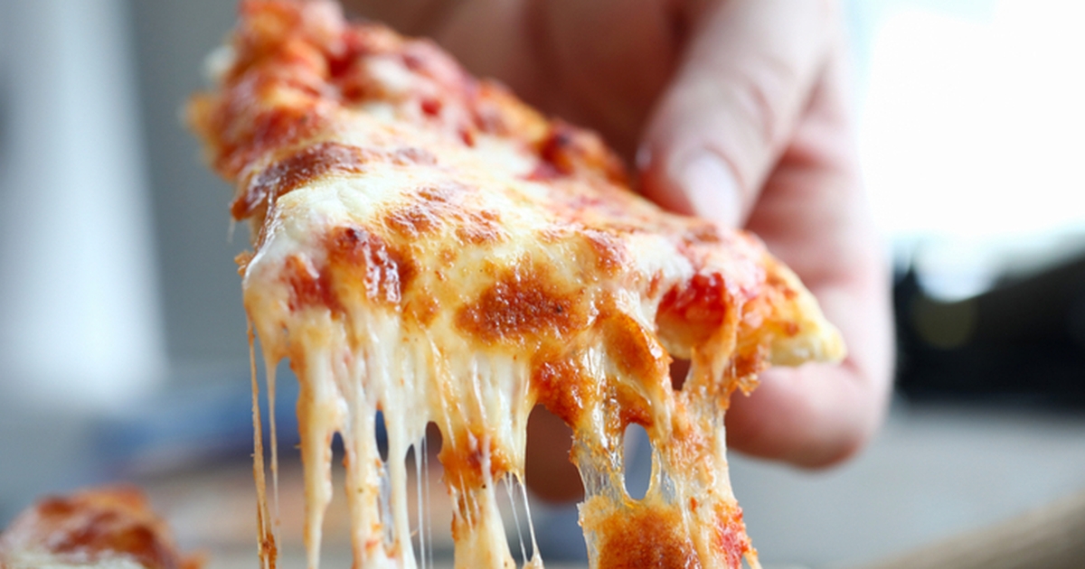 tiktok-kok afslører: sådan genopvarmer du din pizza, så den smager frisklavet - uden brug af mikrobølgeovn