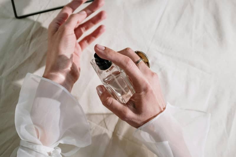 diese 5 cleanen parfums für frauen sind echte must-haves