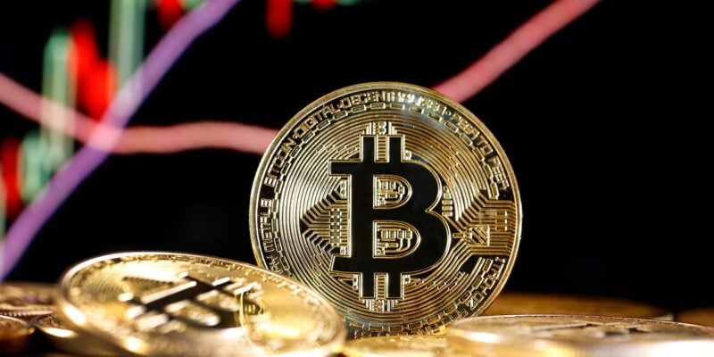 bitcoin kan nog 15% verder stijgen, maar moet record van $73.000 wel aanscherpen, volgens technisch analist