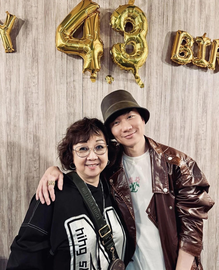林俊傑媽媽從新加坡偷偷飛來台北為兒子驚喜慶生。（翻攝自林俊傑IG）