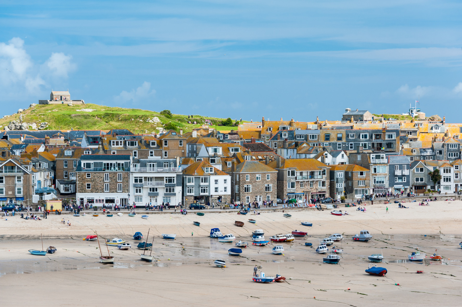 <p>You may think this is in the Bahamas, but it's actually St. Ives in Cornwall. This old fishing village is one of the best seaside towns in Britain owing to its wonderful shops and luxurious beaches.</p>