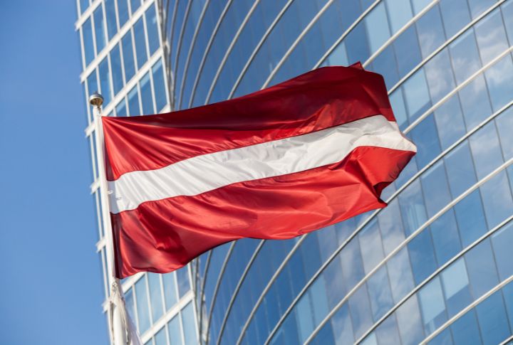 <p>Latvia’s citizenship law permits folks with Latvian kindred to reclaim nationality. Conditions for residency include justifying ancestry through birth or marriage certificates and demonstrating a connection to Latvian culture.</p>