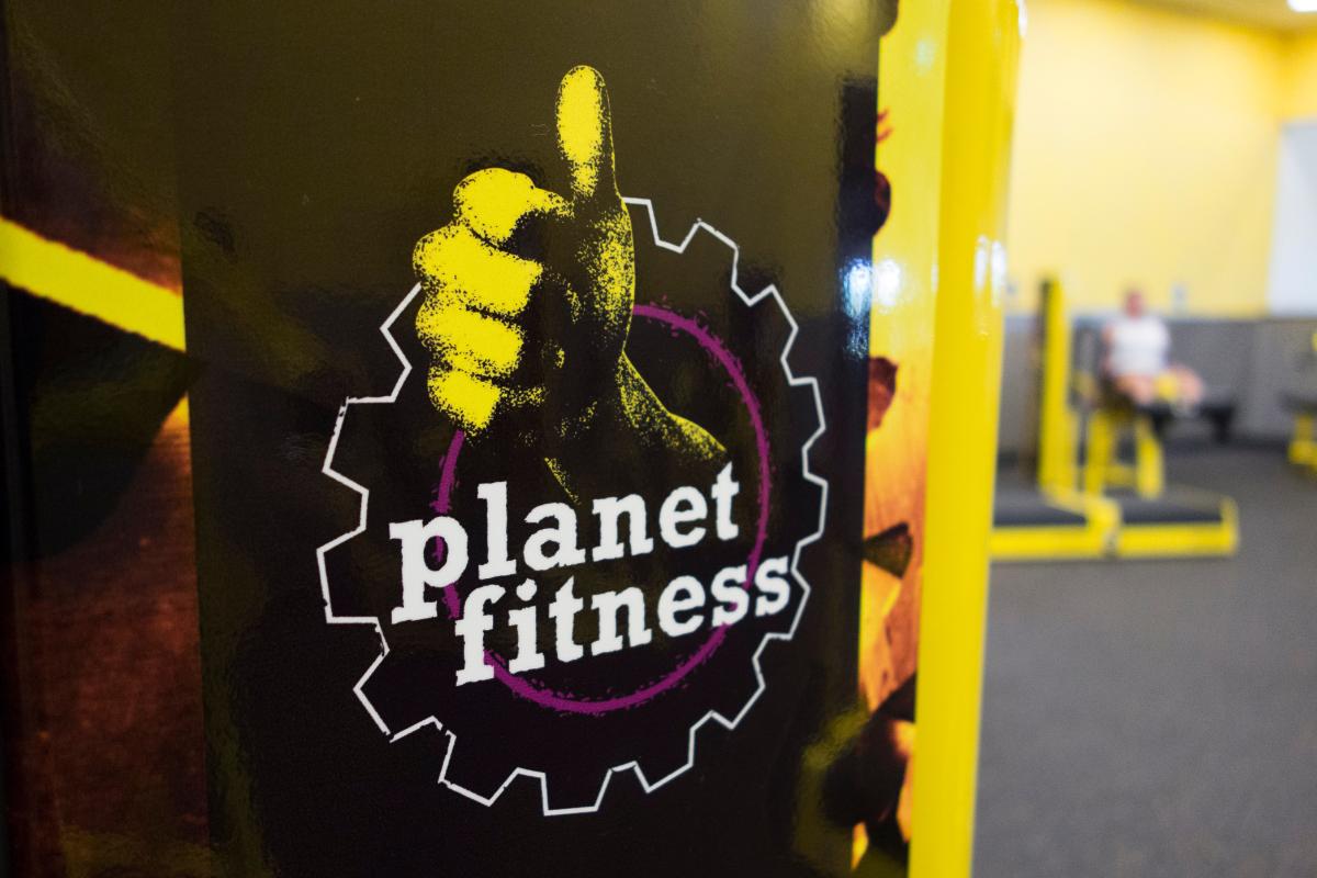 how planet fitness' changing-room policy compares to other gyms'