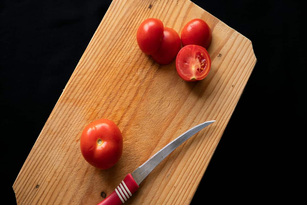 cómo preparar el jugo de tomate, ideal para la presión alta y colesterol