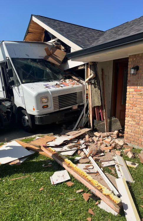 Suspected drunk and high driver crashes FedEx truck into house in Houma