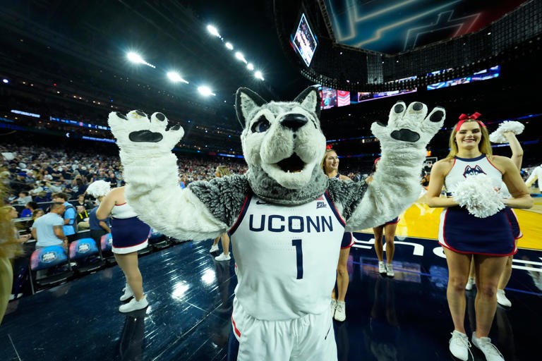 San Diego State vs. UConn Predictions and odds for Sweet 16 March
