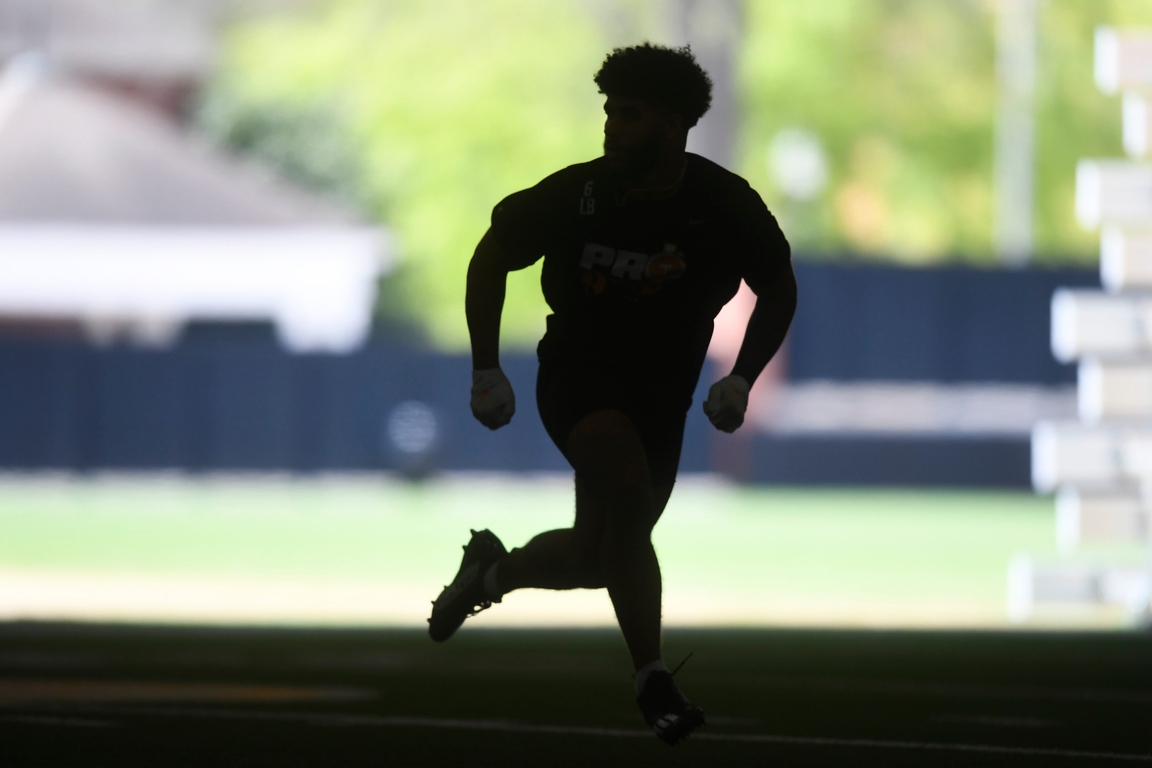 Tennessee football players put on for NFL scouts at pro day