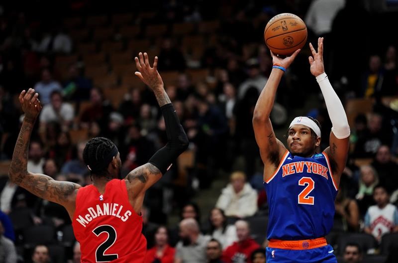 knicks cruise past raptors 145-101 in most lopsided home loss in toronto's history