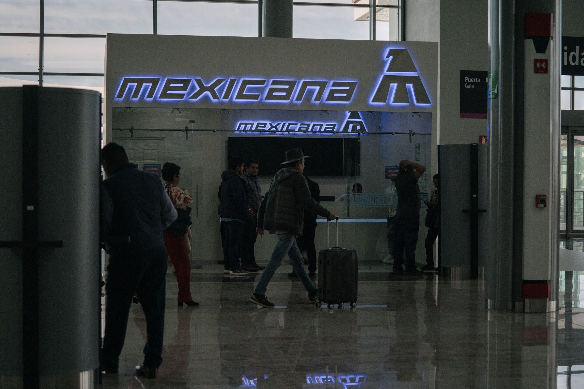 mexico’s new state airline sued in $800 million contract dispute