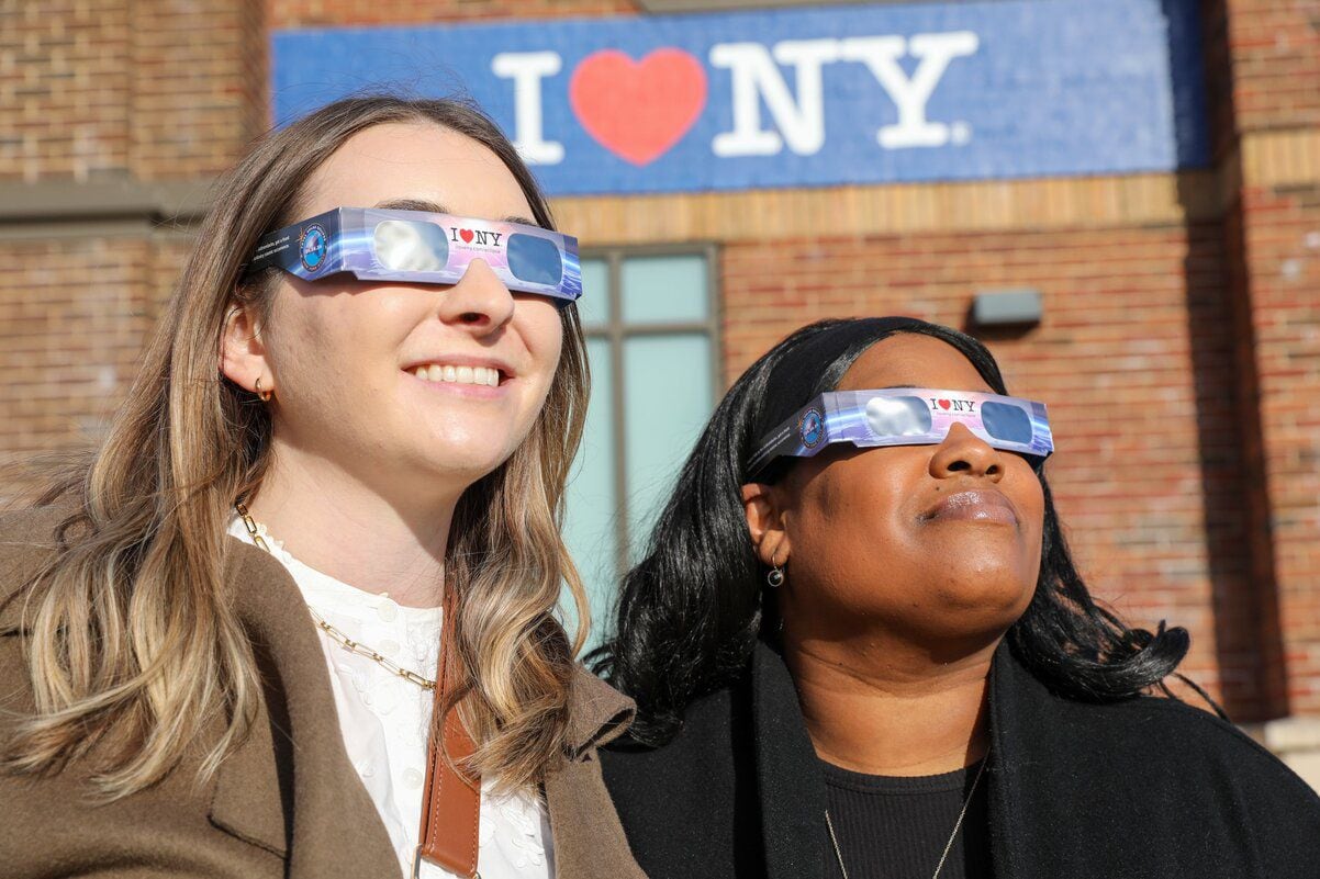 gafas gratuitas para el eclipse solar en nueva york: ¿cómo conseguirlas?