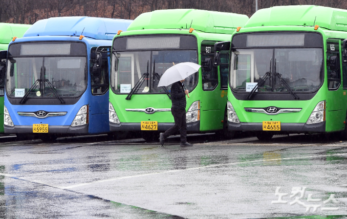 서울 시내버스 운행 재개…11시간 만에 노사 협상 타결